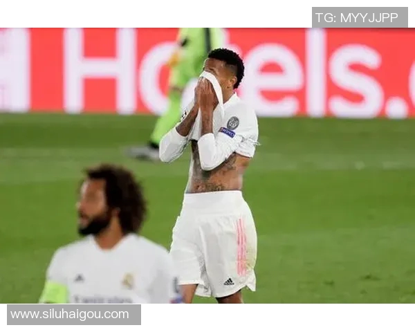 新冠疫情持续蔓延！意甲联赛再度停摆，球队被要求集体隔离时间延长至两周