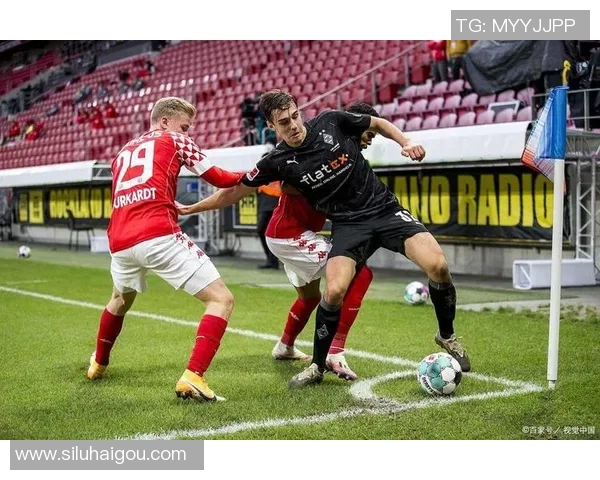 莱比锡红牛主场惊险战平沙尔克04，悬念丛生！